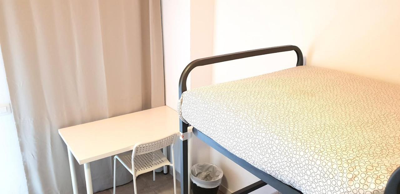 Arc House Only Adults Auberge de jeunesse