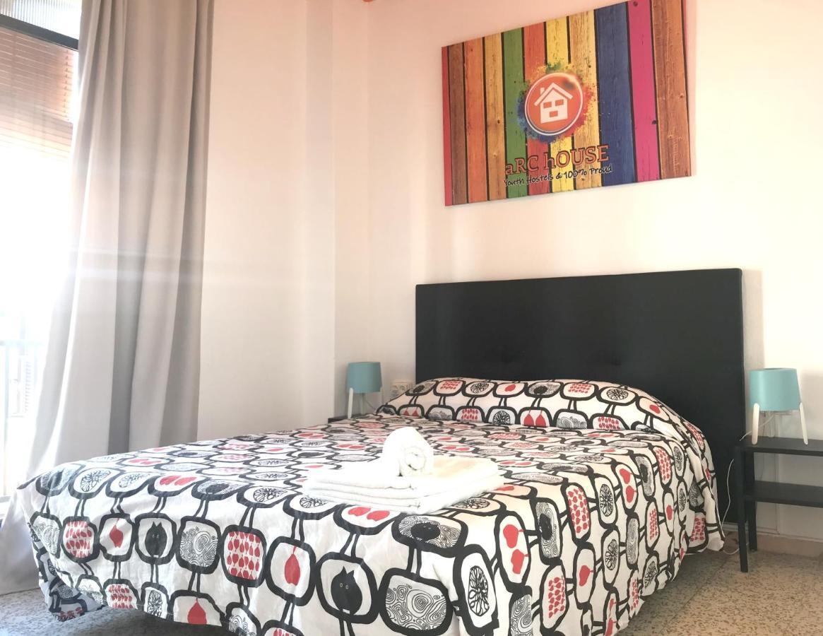 Arc House Only Adults Auberge de jeunesse Séville